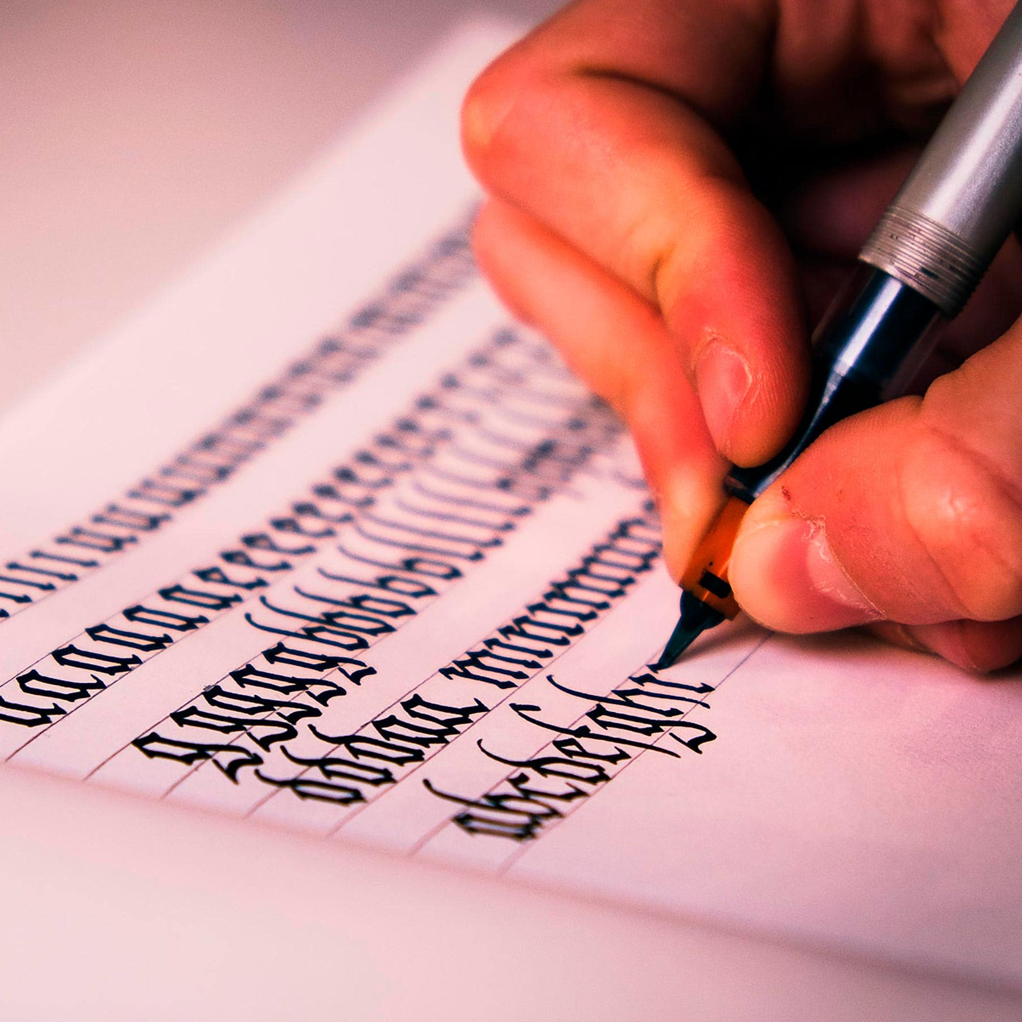 Practicando caligrafía